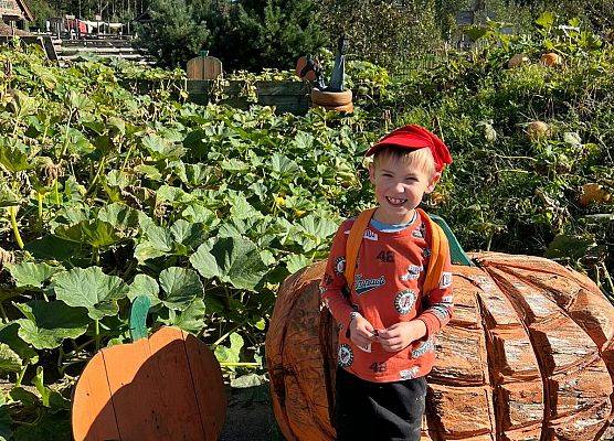 Grafika 77: 24.09.2025 Wycieczka na Farmę Alexa gr III