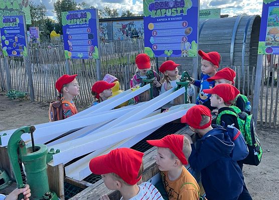 Grafika 85: 24.09.2025 Wycieczka na Farmę Alexa gr III