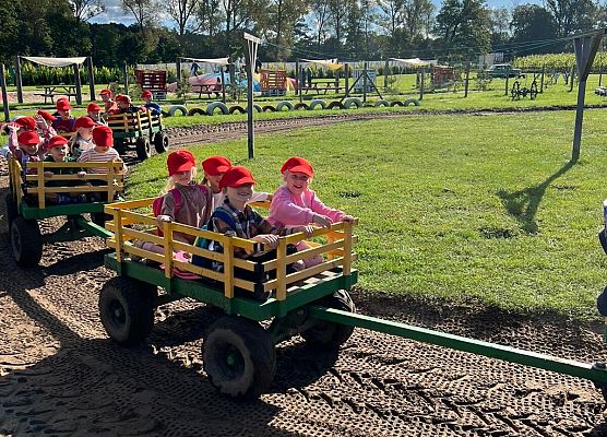 Grafika 99: 24.09.2025 Wycieczka na Farmę Alexa gr III