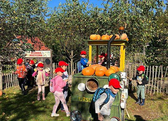 Grafika 102: 24.09.2025 Wycieczka na Farmę Alexa gr III