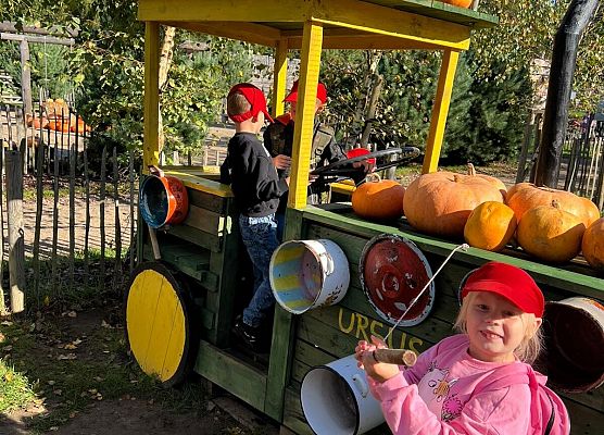 Grafika 103: 24.09.2025 Wycieczka na Farmę Alexa gr III