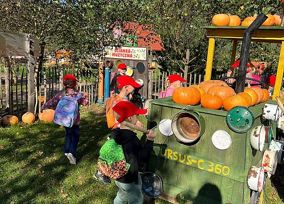 Grafika 110: 24.09.2025 Wycieczka na Farmę Alexa gr III