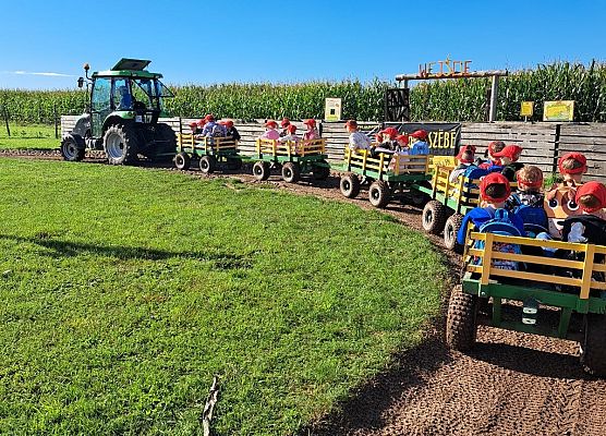 Grafika 172: 24.09.2025 Wycieczka na Farmę Alexa gr III