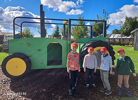 Grafika 187: 24.09.2025 Wycieczka na Farmę Alexa gr III