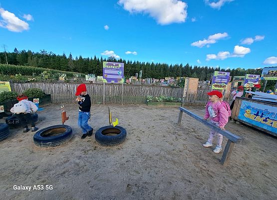 Grafika 193: 24.09.2025 Wycieczka na Farmę Alexa gr III