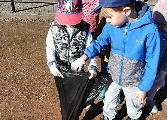 Grafika 17: 26.09.2025 Udział przedszkolaków w akcji „Sprzątanie świata"