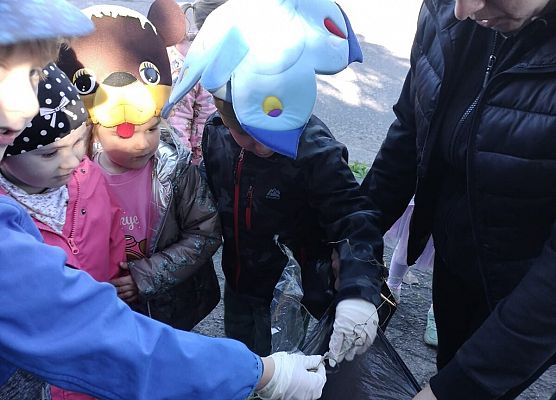 Grafika 24: 26.09.2025 Udział przedszkolaków w akcji „Sprzątanie świata"