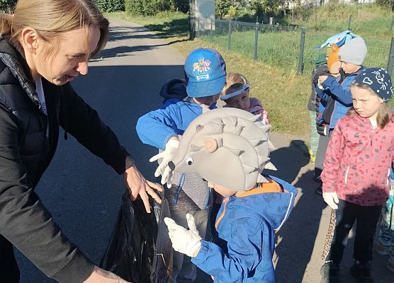 Grafika 29: 26.09.2025 Udział przedszkolaków w akcji „Sprzątanie świata"