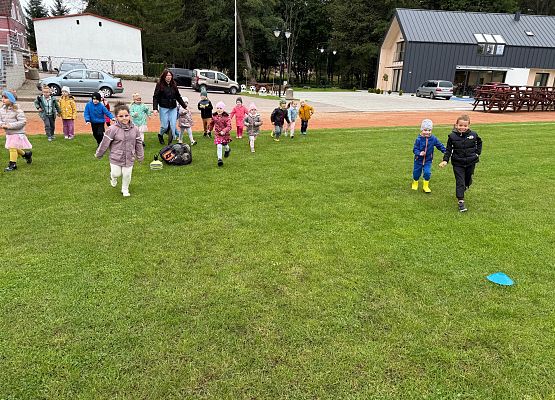 Grafika 13: 30.09.2025 Sportowe emocje na stadionie w Charbrowie!