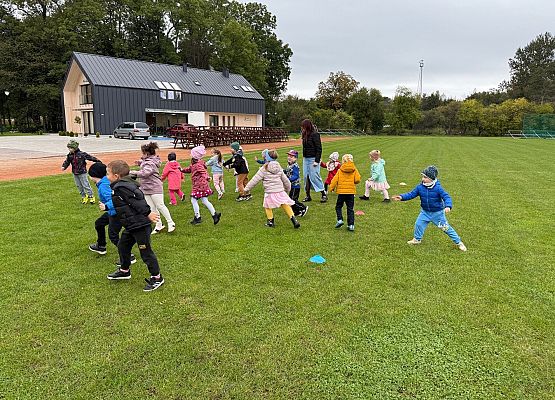 Grafika 18: 30.09.2025 Sportowe emocje na stadionie w Charbrowie!