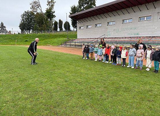 Grafika 19: 30.09.2025 Sportowe emocje na stadionie w Charbrowie!