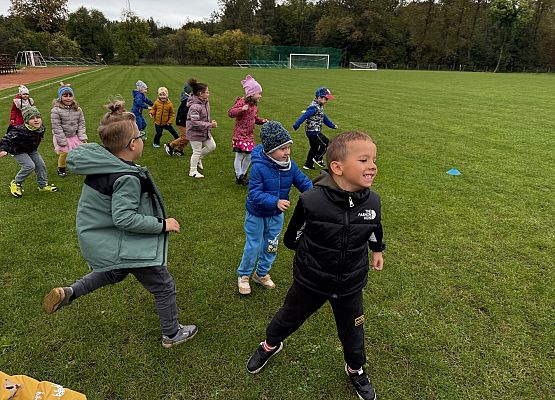 Grafika 22: 30.09.2025 Sportowe emocje na stadionie w Charbrowie!