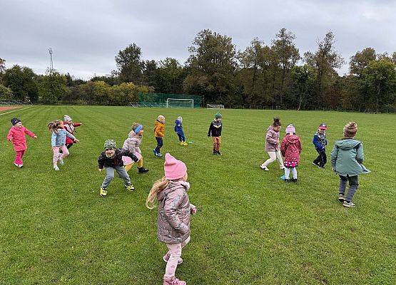 Grafika 23: 30.09.2025 Sportowe emocje na stadionie w Charbrowie!