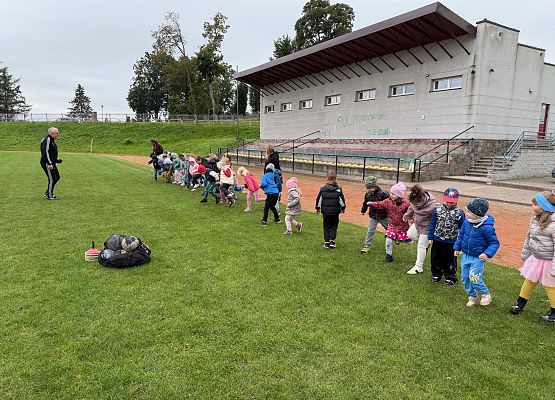 Grafika 28: 30.09.2025 Sportowe emocje na stadionie w Charbrowie!