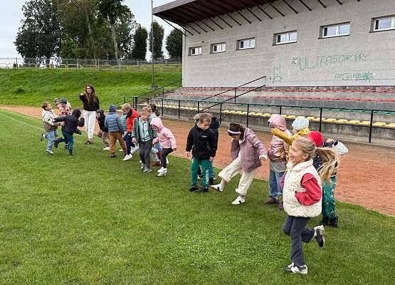 Grafika 29: 30.09.2025 Sportowe emocje na stadionie w Charbrowie!