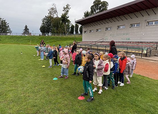 Grafika 39: 30.09.2025 Sportowe emocje na stadionie w Charbrowie!