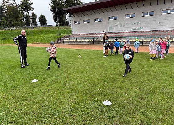 Grafika 48: 30.09.2025 Sportowe emocje na stadionie w Charbrowie!