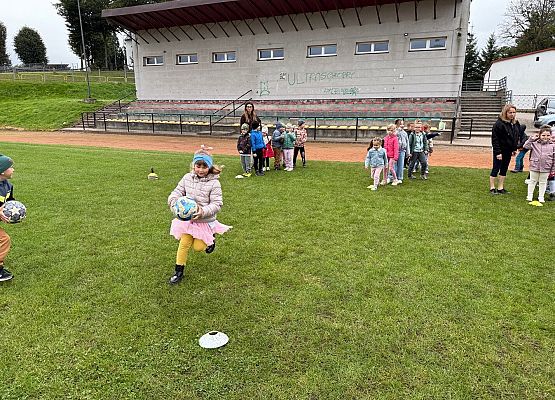 Grafika 50: 30.09.2025 Sportowe emocje na stadionie w Charbrowie!