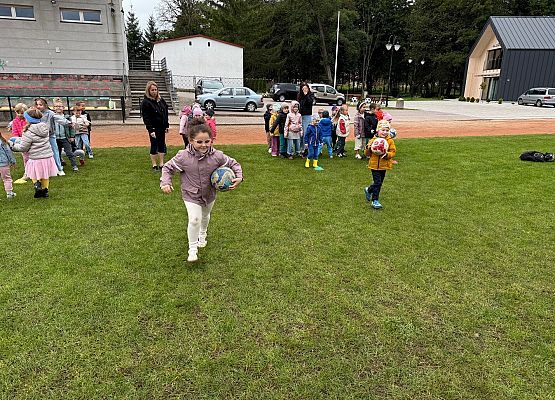 Grafika 51: 30.09.2025 Sportowe emocje na stadionie w Charbrowie!
