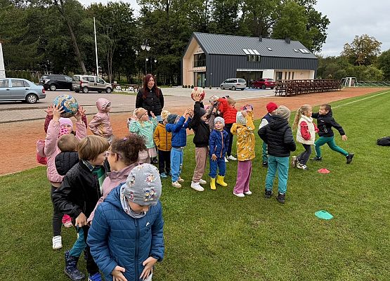 Grafika 70: 30.09.2025 Sportowe emocje na stadionie w Charbrowie!