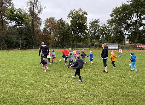 Grafika 78: 30.09.2025 Sportowe emocje na stadionie w Charbrowie!