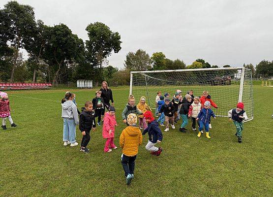 Grafika 89: 30.09.2025 Sportowe emocje na stadionie w Charbrowie!