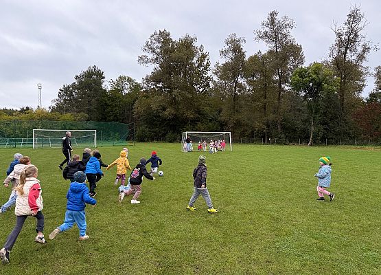 Grafika 95: 30.09.2025 Sportowe emocje na stadionie w Charbrowie!