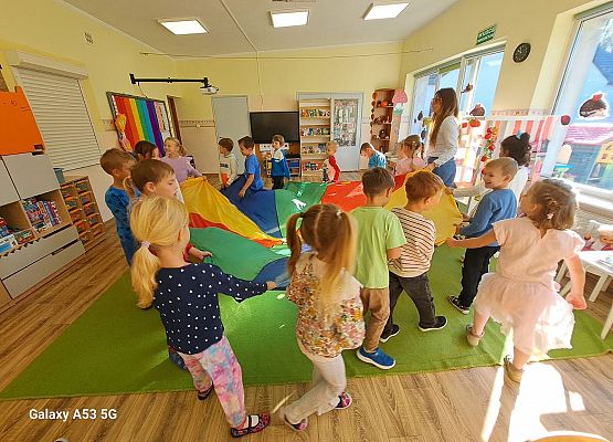 Grafika 2: 02.10.2025 Dzień kolorów szczęścia w naszym przedszkolu!