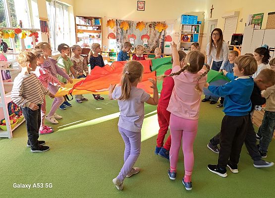 Grafika 5: 02.10.2025 Dzień kolorów szczęścia w naszym przedszkolu!