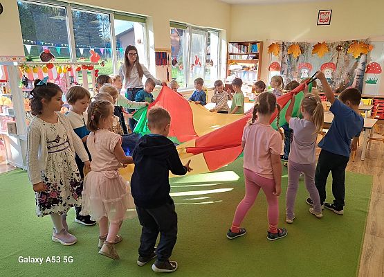 Grafika 10: 02.10.2025 Dzień kolorów szczęścia w naszym przedszkolu!