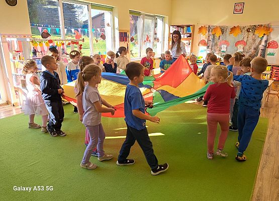 Grafika 15: 02.10.2025 Dzień kolorów szczęścia w naszym przedszkolu!