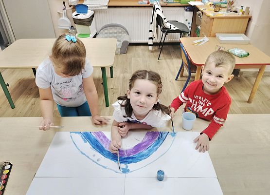 Grafika 24: 02.10.2025 Dzień kolorów szczęścia w naszym przedszkolu!