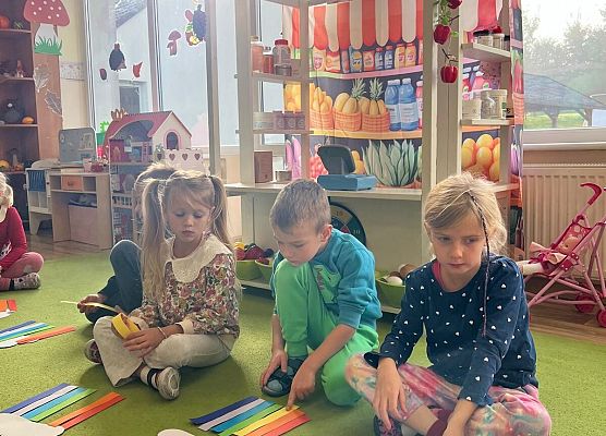 Grafika 59: 02.10.2025 Dzień kolorów szczęścia w naszym przedszkolu!