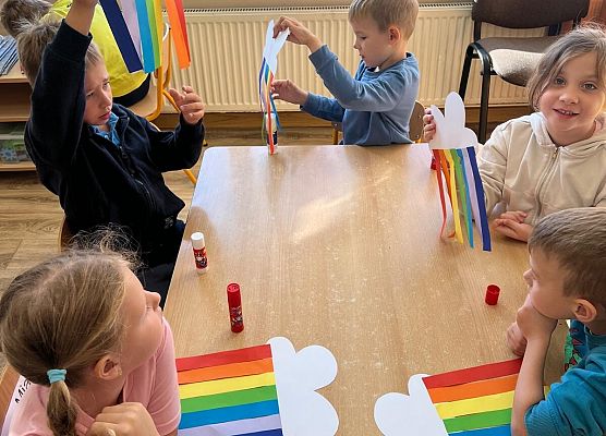 Grafika 60: 02.10.2025 Dzień kolorów szczęścia w naszym przedszkolu!