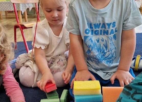 Grafika 71: 02.10.2025 Dzień kolorów szczęścia w naszym przedszkolu!