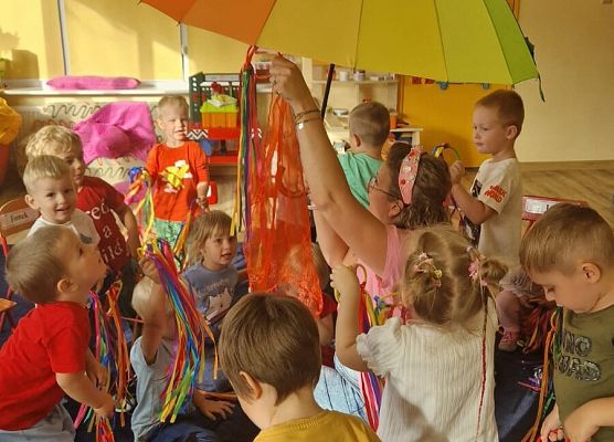 Grafika 79: 02.10.2025 Dzień kolorów szczęścia w naszym przedszkolu!