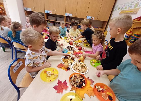 Grafika 19: 08.10.2025 Owocowe herbatki z suszonych owoców gr II