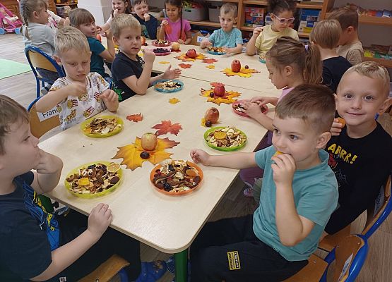 Grafika 20: 08.10.2025 Owocowe herbatki z suszonych owoców gr II