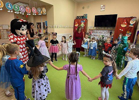 Grafika 4: 05.11.2025 Dzień Postaci z Bajek gr II