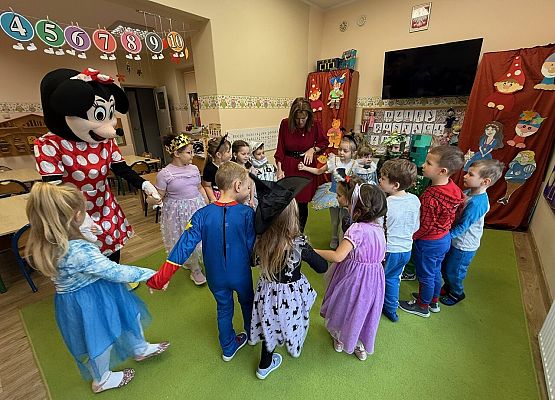 Grafika 9: 05.11.2025 Dzień Postaci z Bajek gr II