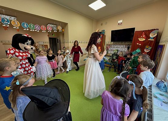 Grafika 13: 05.11.2025 Dzień Postaci z Bajek gr II