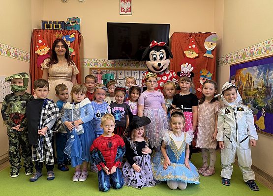 Grafika 14: 05.11.2025 Dzień Postaci z Bajek gr II