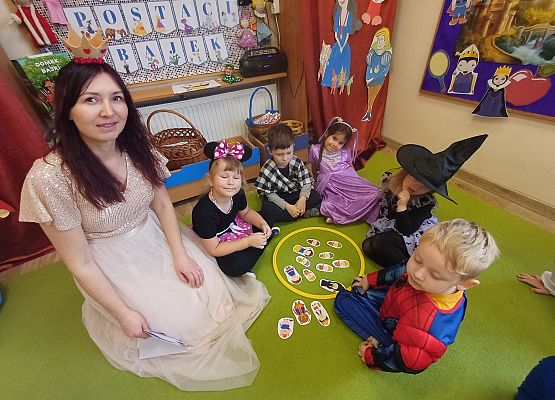 Grafika 35: 05.11.2025 Dzień Postaci z Bajek gr II