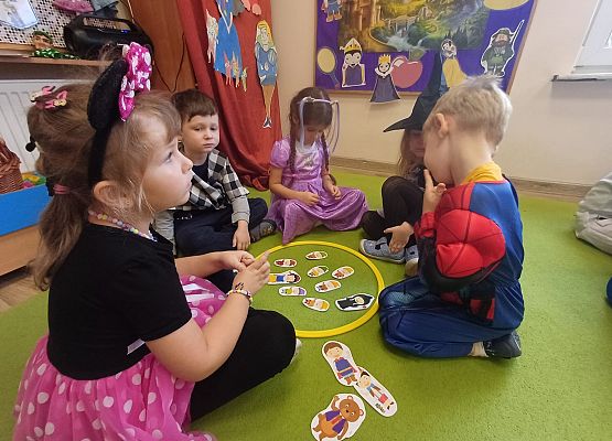 Grafika 38: 05.11.2025 Dzień Postaci z Bajek gr II