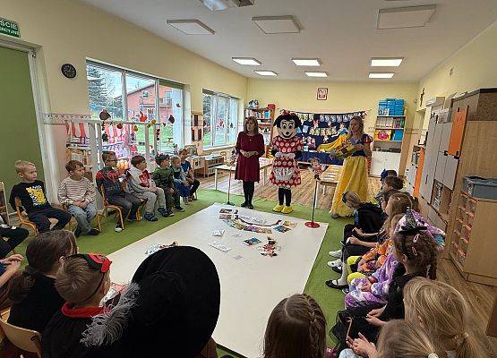 Grafika 1: 05.11.2025 Dzień Postaci z Bajek gr III