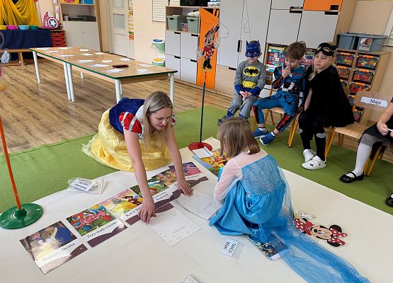 Grafika 7: 05.11.2025 Dzień Postaci z Bajek gr III