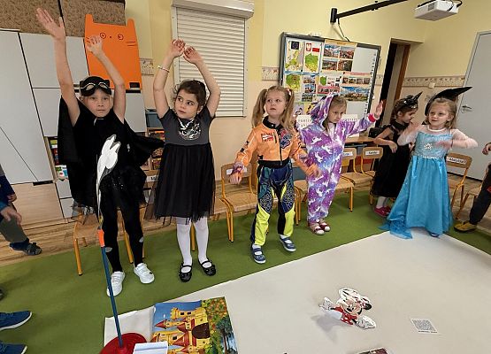 Grafika 12: 05.11.2025 Dzień Postaci z Bajek gr III