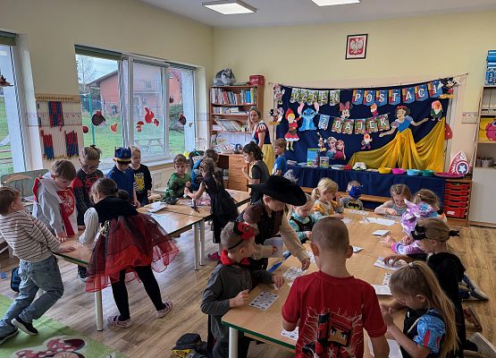 Grafika 21: 05.11.2025 Dzień Postaci z Bajek gr III