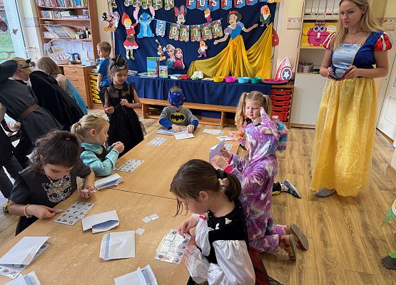 Grafika 22: 05.11.2025 Dzień Postaci z Bajek gr III