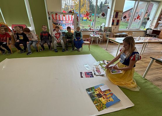 Grafika 33: 05.11.2025 Dzień Postaci z Bajek gr III